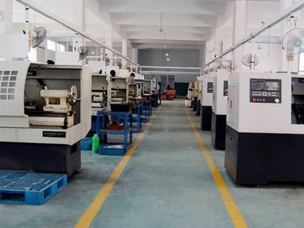 ماكينات خراطة CNC