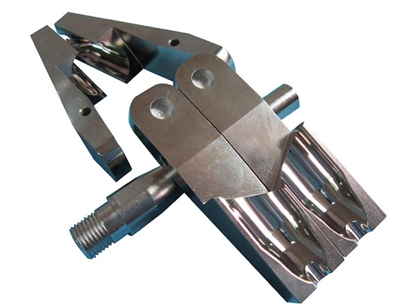 Screw machine chuck|feeding nozzle