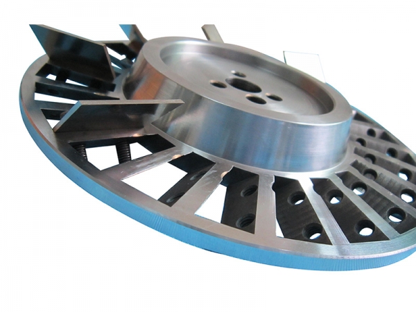 Pelletizer cutter hub