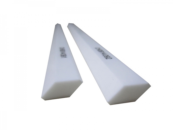Ceramic bedknife for Sheer Pelletizer